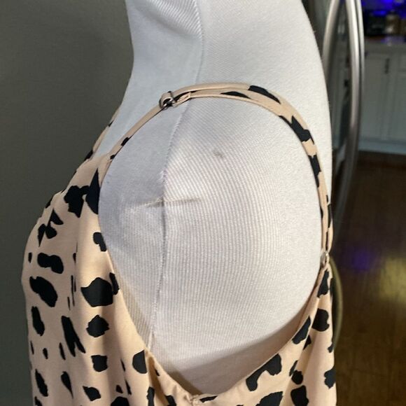 Socialite Leopard Cami Scalloped Vneck Tank - Picture 8 of 11